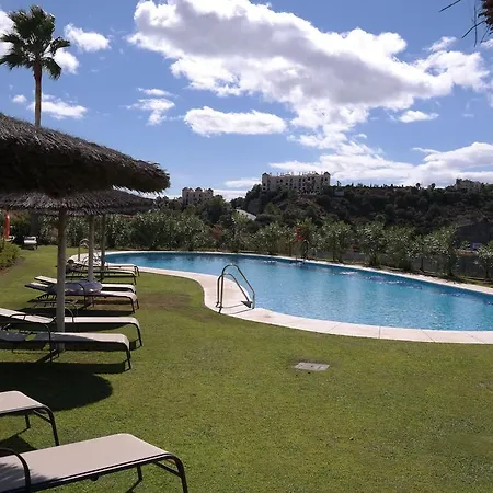 Select Suites Benahavis Apartment *